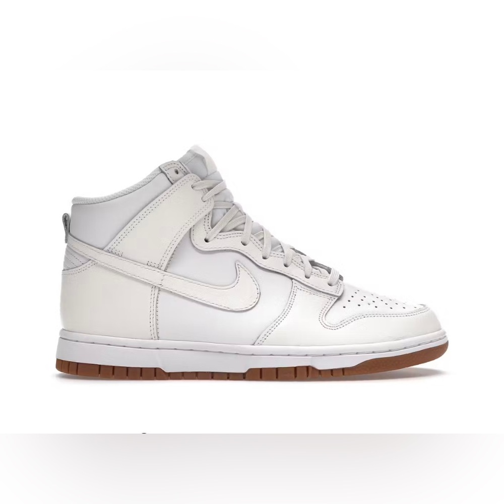 Nike Dunk High
Sail Gum (Women's) 6.5